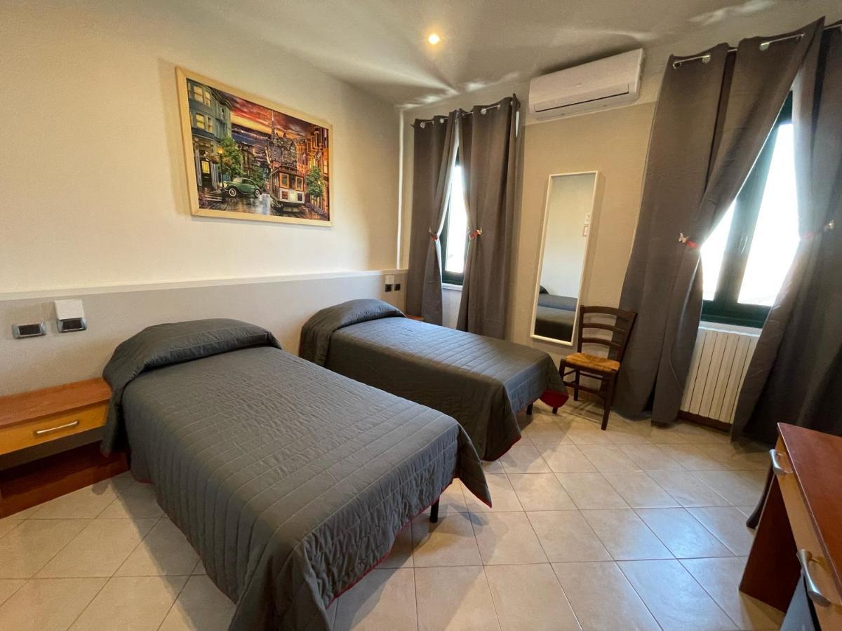 Hotel Duca Di Tromello מראה חיצוני תמונה